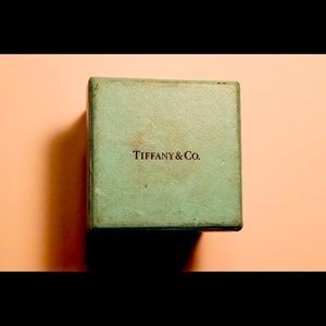 Tifany Platinum Diamond Ring